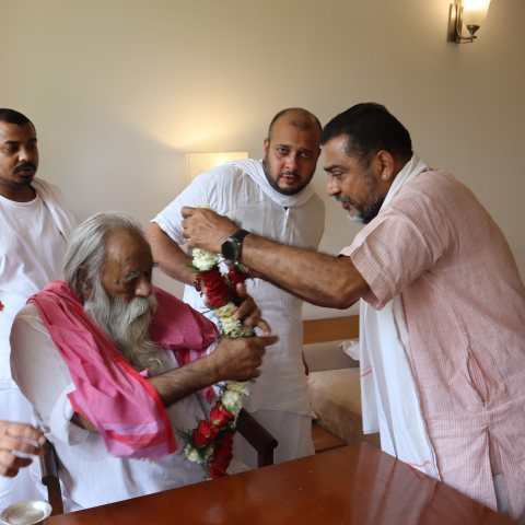 परमहंस स्वामी अड़गड़ानंद जी महाराज का दीनदयाल शोध संस्थान चित्रकूट इकाई भ्रमण image 6